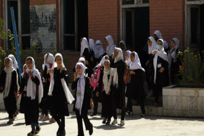 BM: Taliban yakında Afganistan'ın tamamında kızların ortaokula gitmesine izin verecek