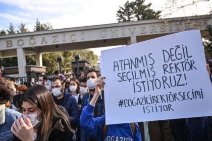 Boğaziçi Üniversitesi'nde 10 öğrenci gözaltına alındı