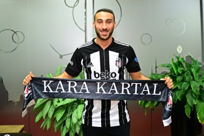 Cenk Tosun yeniden Beşiktaş'ta