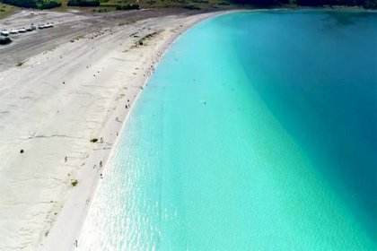 Çevre ve Şehircilik Bakanlığı'ndan 'Salda Gölü' açıklaması: 'Renk değişikliğinin koruma projesinden kaynaklandığı iddiaları asılsız'