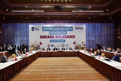 CHP'li büyükşehir belediye başkanları Ankara'da bir araya geldi: 'Asılsız ithamların karşısında tek vücut olarak yer almaya devam edeceğiz'