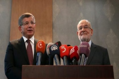Davutoğlu ve Karamollaoğlu'dan 'yeni anayasa' açıklaması