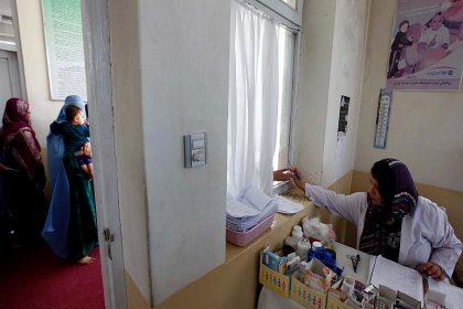 DSÖ: Afganistan'da yüzlerce sağlık merkezi kapanma riskiyle karşı karşıya