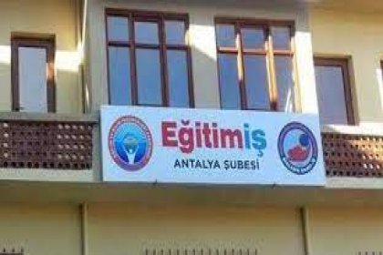 Eğitim İş Antalya Şubesi'nden Ziya Selçuk'un istifasına ilişkin açıklama: 'Bozuk düzende doğru işleyen çark olmaz'