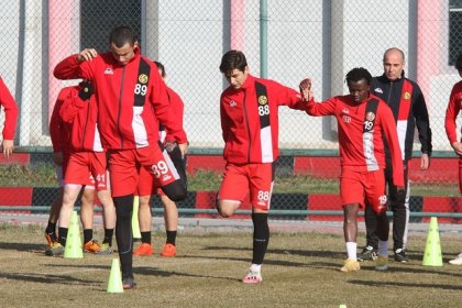 Eskişehirspor'da 5 futbolcunun Covid-19 testi pozitif çıktı