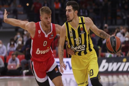 Fenerbahçe, Olimpiakos'a 67-65 yenildi