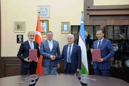 Hatay Büyükşehir Belediye Başkanı Lütfü Savaş'tan Özbekistan'a ziyaret