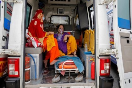 Hindistan'da hastanelerden acil durum uyarısı: Oksijen olmadığı için Covid hastalarımız ölüyor