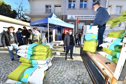 İzmir Büyükşehir'den üreticiye yem bitkisi desteği