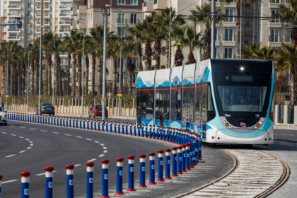 ​İzmir toplu ulaşıma dönüyor