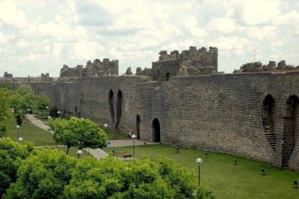 Kayyumdan tepki çeken tanıtım ihalesi