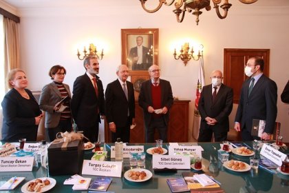 Kılıçdaroğlu, İstanbul'da TGC'nin genel merkezini ziyaret etti