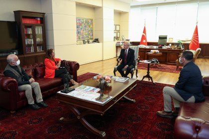 Kılıçdaroğlu, Müzik-Sen Başkanı İpek Koçyiğit'le bir araya geldi