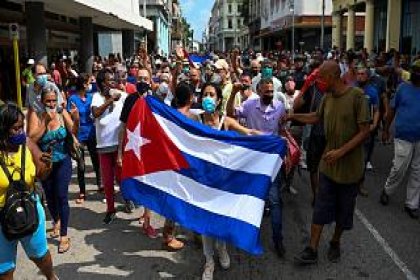 Küba'da küçük ve orta ölçekli işletmelerin kurulmasına izin verildi