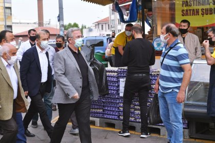 Mansur Yavaş'tan tarihi Ulus Hali esnafına ziyaret