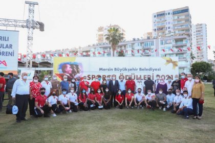 Mersin Büyükşehir Belediyesi'nden 49 başarılı sporcu ve 35 antrenöre 419 bin TL ödül