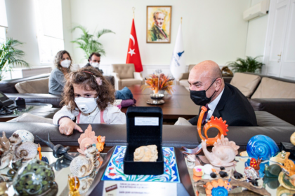 Öykü Arin’den Tunç Soyer'e teşekkür ziyareti