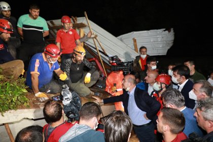 Rize’de sel felaketi: 2 kişinin cansız bedenine ulaşıldı