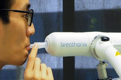 Singapur'da Covid-19'u bir dakikada tespit eden nefes testinin kullanımı onaylandı
