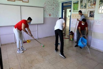 Sınıflar kalabalık, temizlik personeli yok