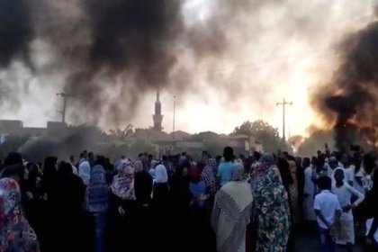 Sudan'da darbe girişimi: Başbakan ve en az dört bakan gözaltına alındı