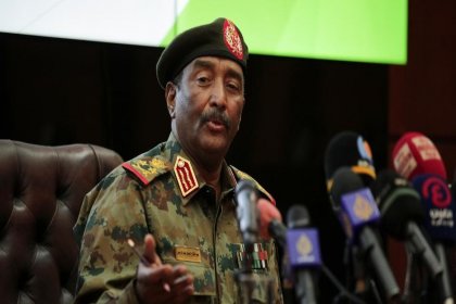 Sudan'da ordu çok sayıda büyükelçiyi görevden aldı