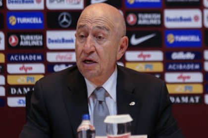 TFF Başkanı Nihat Özdemir'den Fenerbahçe'nin 2011 Süper Kupa talebine yanıt