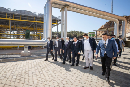 Tunç Soyer ve İzmir Valisi Yavuz Selim Köşger'den Seferihisar’daki jeotermal tesislerinde inceleme