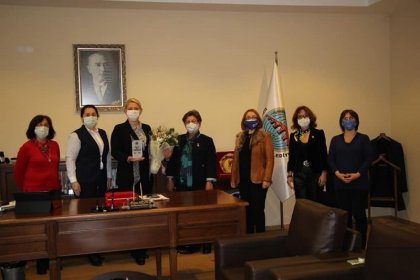 Türk Üniversiteli Kadınlar Derneği'nden Trakya'nın tek kadın Belediye Başkanı Özlem Becan'a ödül