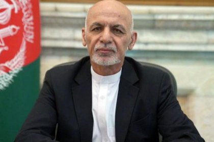 Ülkesinden kaçan eski Afganistan Cumhurbaşkanı halkından özür diledi
