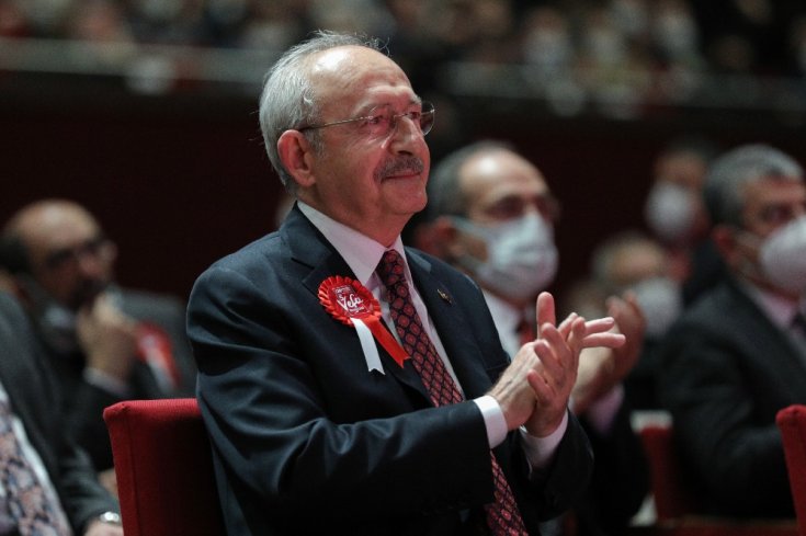 5. CHP Beylikdüzü Vefa Ödülleri sahiplerini buldu 5. CHP Beylikdüzü Vefa Ödülleri sahiplerini buldu