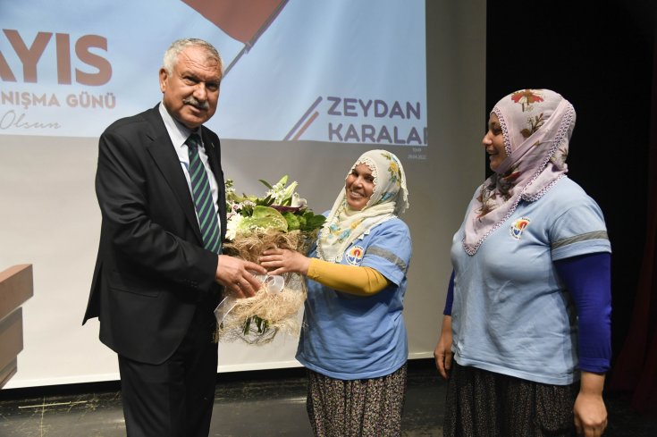 Adana Büyükşehir Belediye Başkanı Zeydan Karalar; 'Güvenli ve zengin bir gelecek, köklü demokrasi için çalışan mutlu olmalı Emek en yüce değerdir'