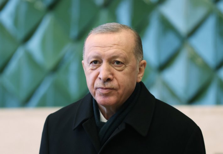 AKP Genel Başkanı ve Cumhurbaşkanı Erdoğan: Hz. Adem efendimize kimsenin dili uzanamaz. O uzanan dilleri yeri geldiğinde koparmak bizim görevimiz AKP Genel Başkanı ve Cumhurbaşkanı Erdoğan: Hz. Adem efendimize kimsenin dili uzanamaz. O uzanan dilleri yeri geldiğinde koparmak bizim görevimiz