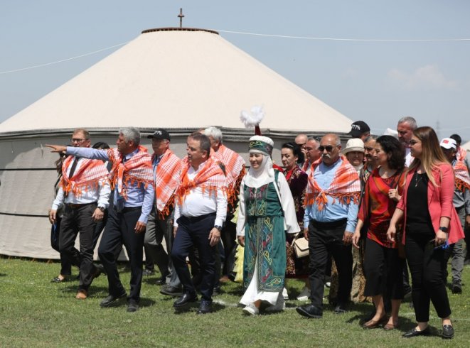 Antalya Büyükşehir Belediye Başkanı Muhittin Böcek duyurdu; Uluslararası Antalya Yörük Türkmen Festivali 6-8 Mayıs tarihleri arasında Aksu'da yapılacak