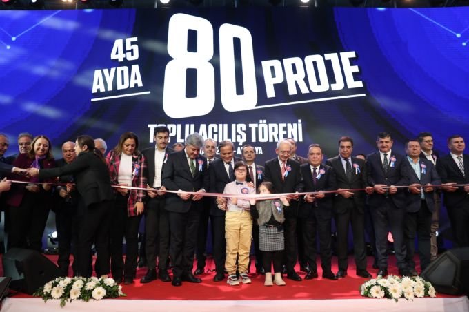 Antalya Büyükşehir Belediyesi’nin 45 ayda hayata geçirdiği 80 projeyi Kemal Kılıçdaroğlu açtı