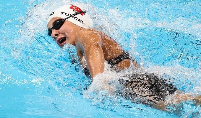 Avrupa Şampiyonasında Merve Tuncel, 800 metre yüzmede tarihimizin ilk madalyasını kazandı Avrupa Şampiyonasında Merve Tuncel, 800 metre yüzmede tarihimizin ilk madalyasını kazandı