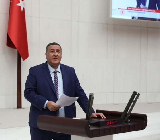 Bakanlık: 'Zeytinliklerin 3 km yakınına bile tesis açılamaz' Bakanlık: 'Zeytinliklerin 3 km yakınına bile tesis açılamaz'