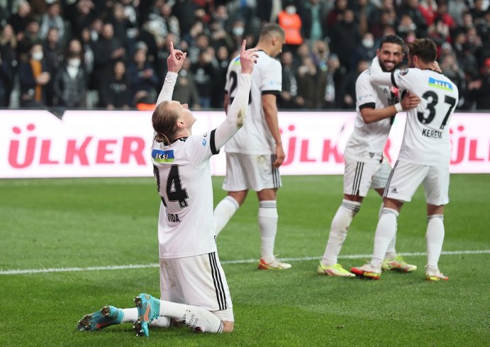 Beşiktaş, Altay'ı 1-0 yendi