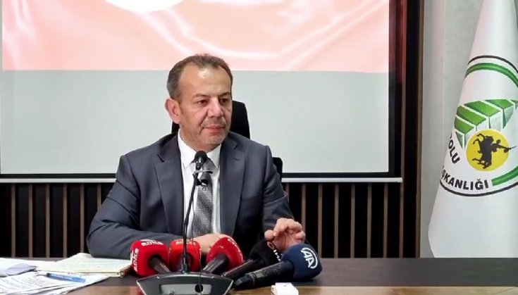 Bolu Belediye Başkanı Tanju Özcan, HDP Genel Merkezi, 2 Milletvekili ve gazetecilere suç duyurusu yaptığını basın açıklaması ile duyurdu