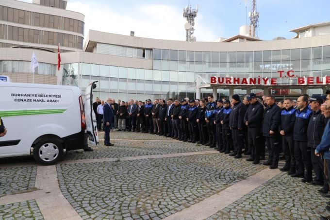 Burhaniye Belediyesinin sevilen Zabıtası Erol Toydemir tedavi gördüğü hastanede hayatını kaybetti Burhaniye Belediyesinin sevilen Zabıtası Erol Toydemir tedavi gördüğü hastanede hayatını kaybetti