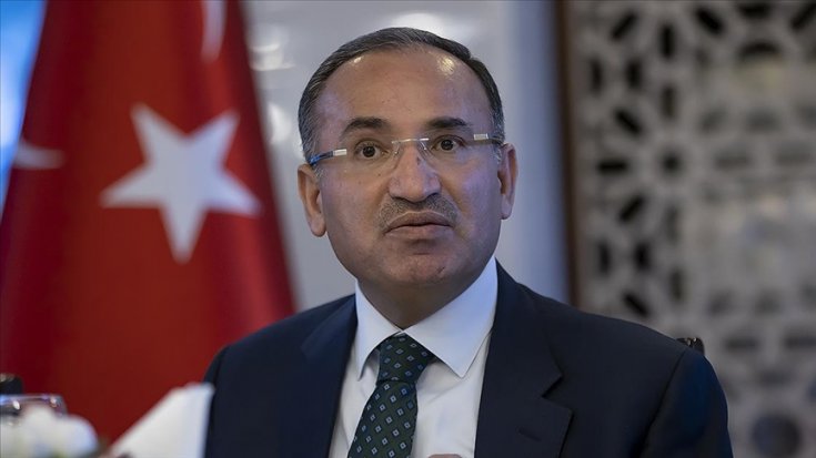 Bursa'da servis aracına bombalı saldırıda 1 infaz koruma memurunun şehit ve 7'sinin yaralanması sonrası Adalet Bakanı Bekir Bozdağ açıklama yaptı