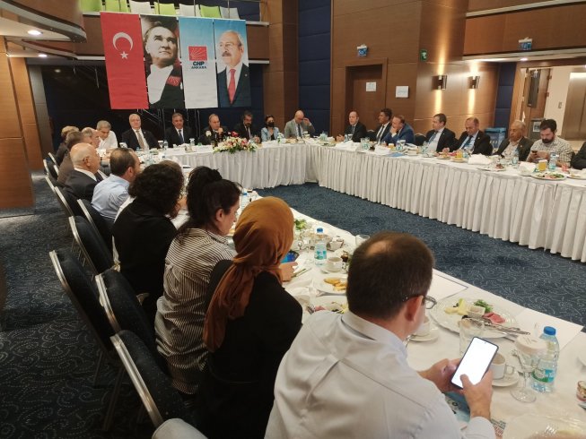 CHP Ekonomi Masası Ankara'da ekonomi muhabirleri ile buluştu; CHP'nin ekonomide neler yapacağını madde madde anlattı CHP Ekonomi Masası Ankara'da ekonomi muhabirleri ile buluştu; CHP'nin ekonomide neler yapacağını madde madde anlattı