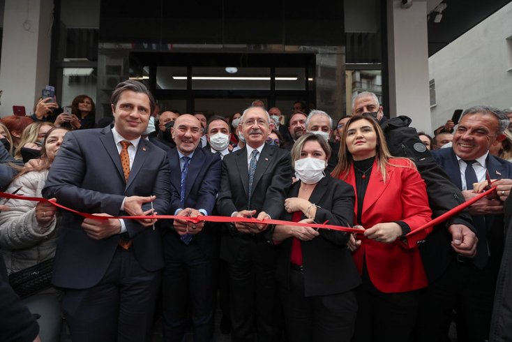 CHP Genel Başkanı Kemal Kılıçdaroğlu, CHP İzmir İl Binasının açılış törenine katıldı