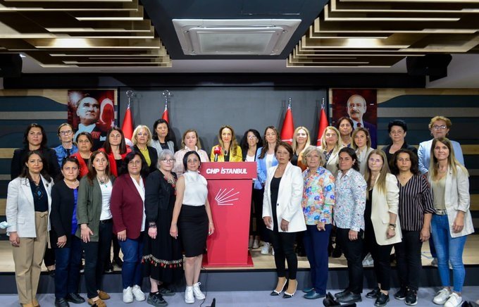 CHP Kadın Kolları 81 ilde eş zamanlı açıklamada; Canan Kaftancıoğlu hakkında verilen hukuk dışı cezalandırma kararının, korku dışında başka bir dayanağı yoktur! CHP Kadın Kolları 81 ilde eş zamanlı açıklamada; Canan Kaftancıoğlu hakkında verilen hukuk dışı cezalandırma kararının, korku dışında başka bir dayanağı yoktur!