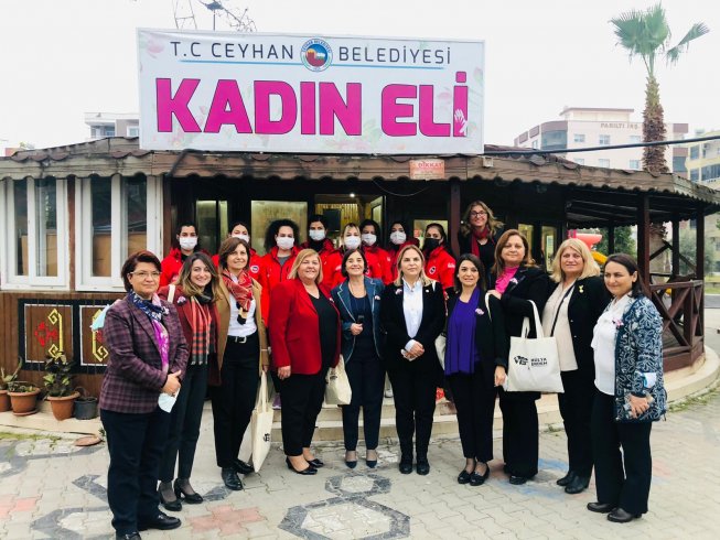 CHP’li  kadın milletvekilleri ve Kadın Belediye Başkanı Ceyhan’da ‘Aile Destekleri Sigortası’nı anlattı