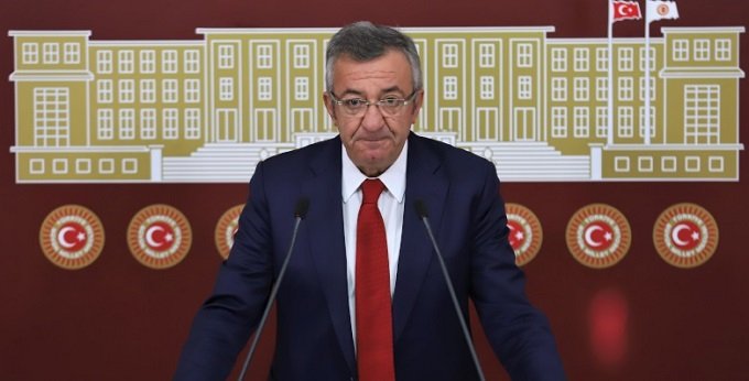 CHP'li Engin Altay; Hani ‘Hedef 2023’ deyip dururdu ya Tayyip Bey... 2023 için de peşinen 326 milyar zarar yazmışlar. Böyle devlet yönetilir mi?