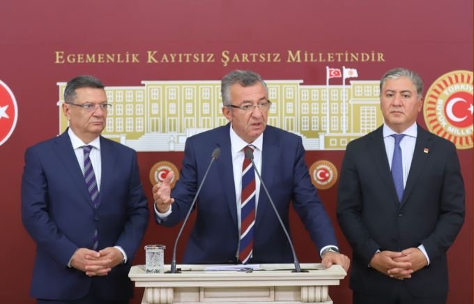 CHP'li Engin Altay'dan Erdoğan'a; Gel seçimi Kasım'da yap belki ilk üçe girersin! CHP'li Engin Altay'dan Erdoğan'a; Gel seçimi Kasım'da yap belki ilk üçe girersin!
