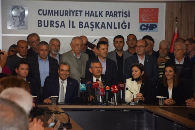 CHP'li Özgür Özel Bursa'dan iktidara seslendi; Duble yolları, Erdoğan yapıyor, Oslo görüşmelerini devlet öyle mi?