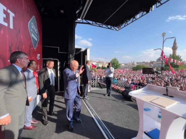 Devlet Bahçeli seçim çalışmasına Sivas'tan start verdi; gündemi Kılıçdaroğlu! Devlet Bahçeli seçim çalışmasına Sivas'tan start verdi; gündemi Kılıçdaroğlu!