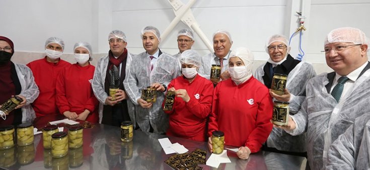 Efeler Belediyesi, %100 Kadın Emeği Tarımsal Ürün Fabrikasının açılışını yaptı